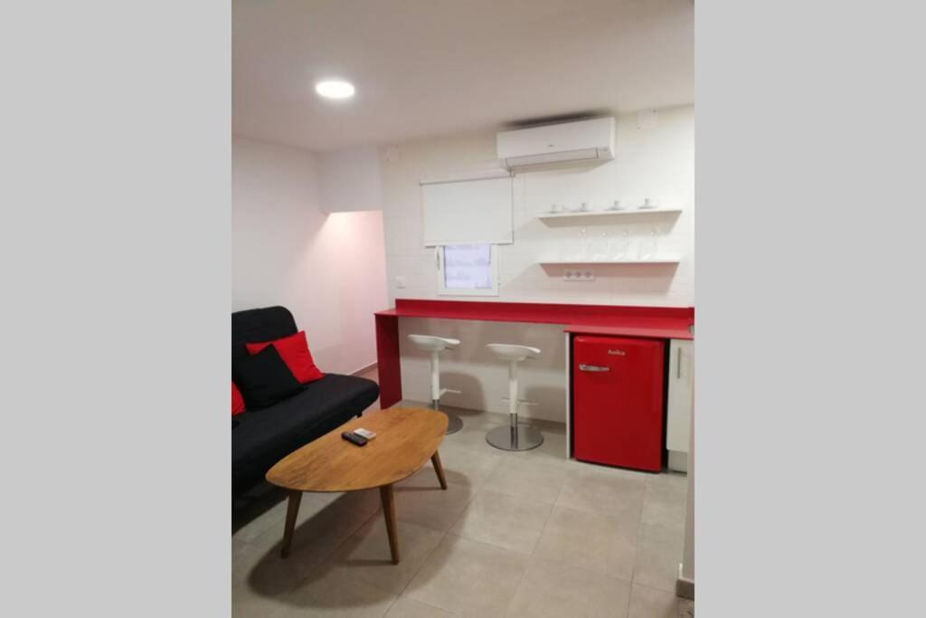 M1 Cool Loft 1 Min Walk To Metro 15 Min Center By Metro Διαμέρισμα Esplugues de Llobregat Εξωτερικό φωτογραφία